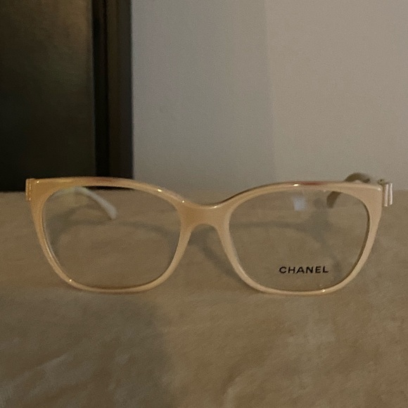 Chanel nude frames - Picture 10 of 15
